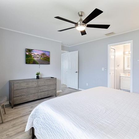 Endless Summer Retreat Jacuzzi 3Kingbed Airhockey Cape Coral Zewnętrze zdjęcie