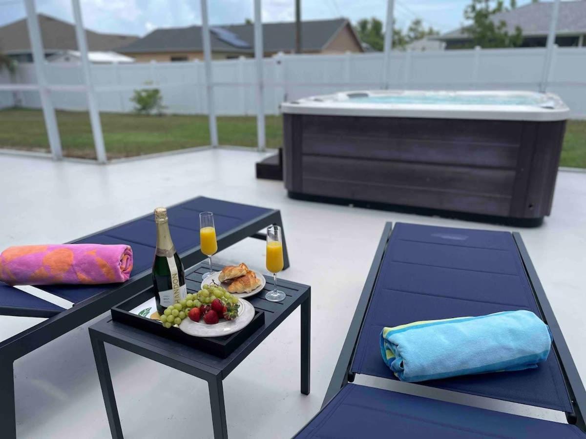Endless Summer Retreat Jacuzzi 3Kingbed Airhockey Cape Coral Zewnętrze zdjęcie