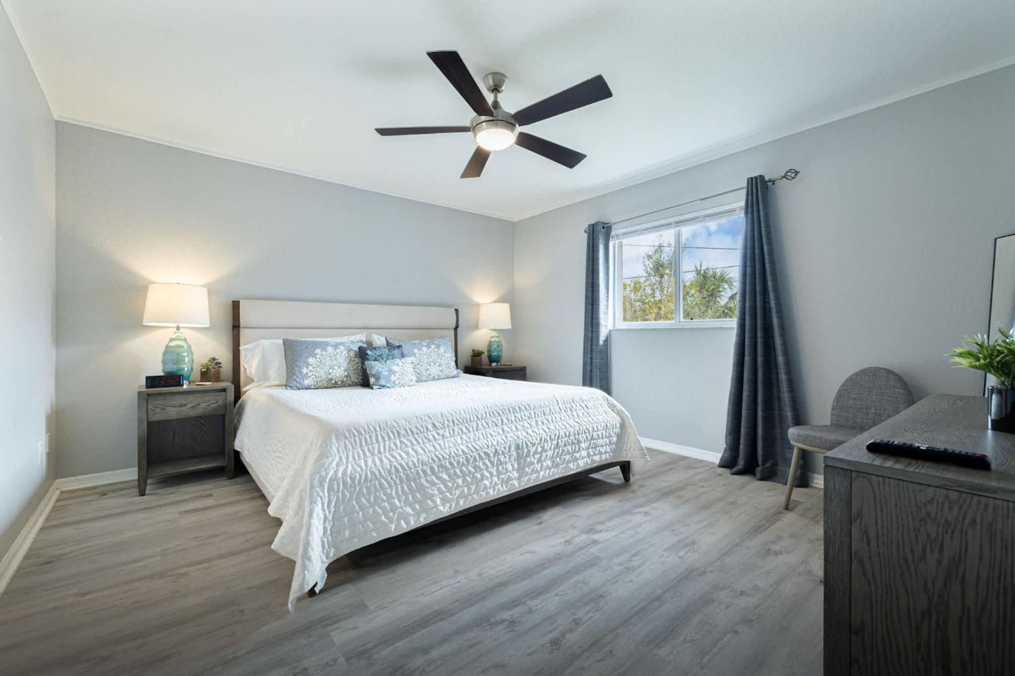 Endless Summer Retreat Jacuzzi 3Kingbed Airhockey Cape Coral Zewnętrze zdjęcie